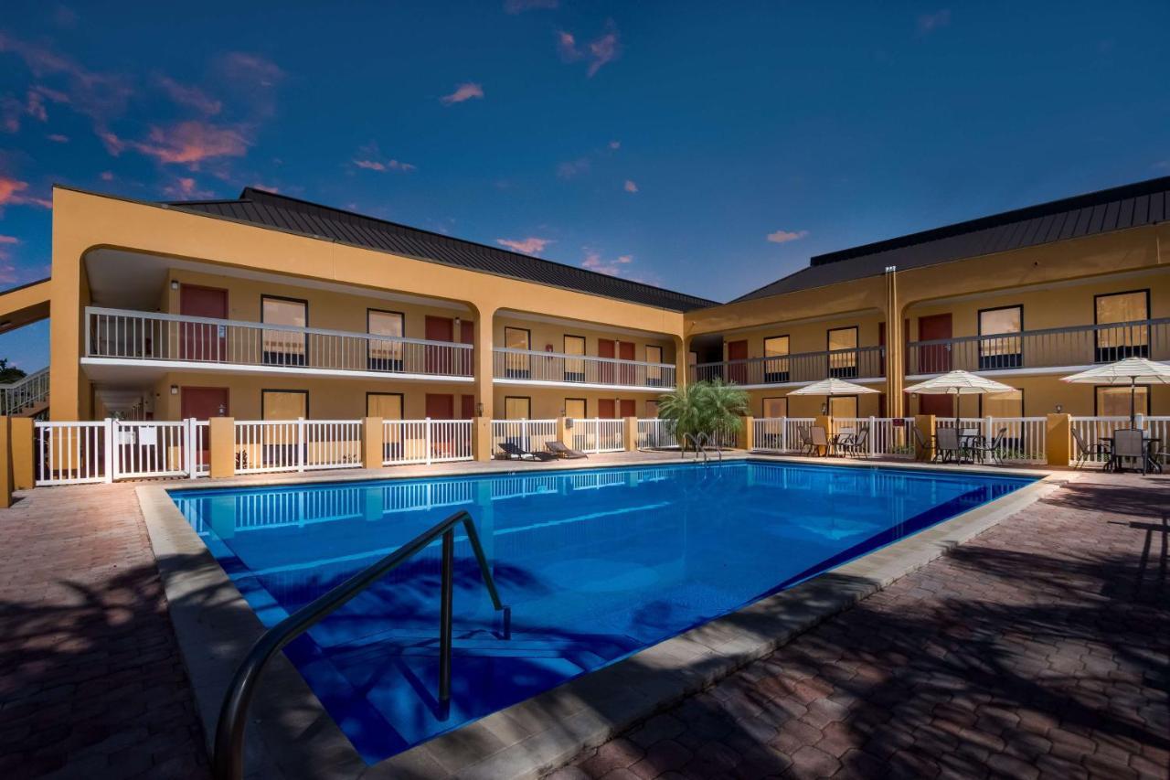 Surestay Hotel By Best Western St Pete Clearwater Airport Exterior foto