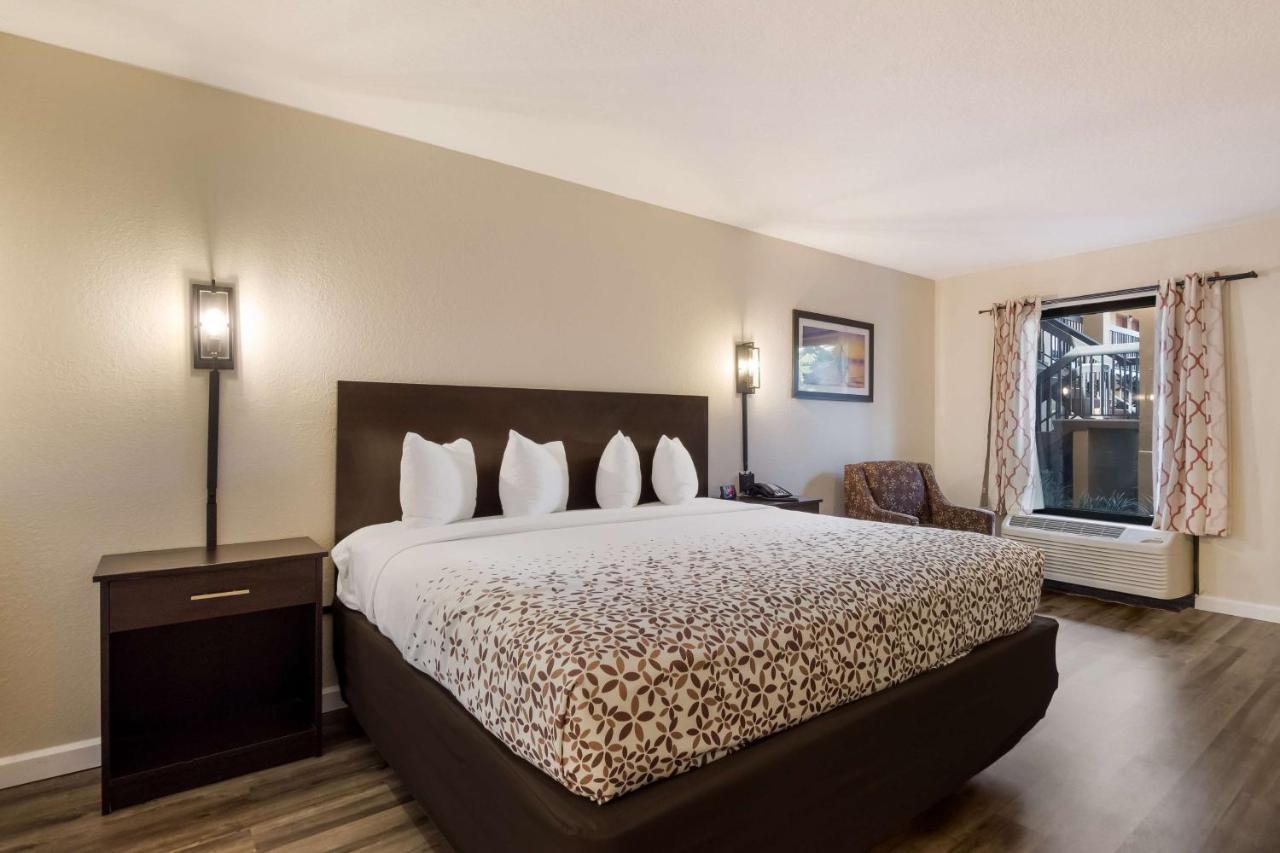 Surestay Hotel By Best Western St Pete Clearwater Airport Exterior foto